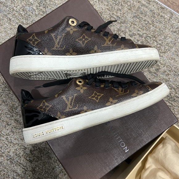 Louis Vuitton Front Row Sneaker size 34.5 - Picture 4 of 8